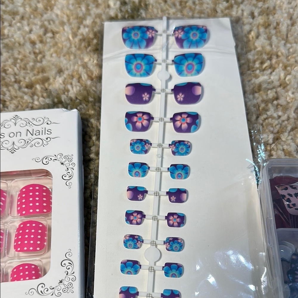 DIY Press-On Nail Set for Vibrant Variable Styles 6 styles included NWT - Picture 3 of 7
